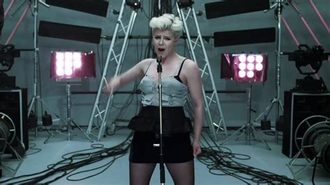 dancing on my own lyrics robyn|dancing on my one robin.